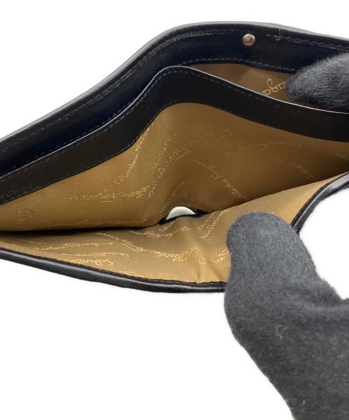 Salvatore Ferragamo（サルヴァトーレ フェラガモ）Salvatore Ferragamo (サルヴァトーレ フェラガモ) 2つ折り財布の古着・服飾アイテム