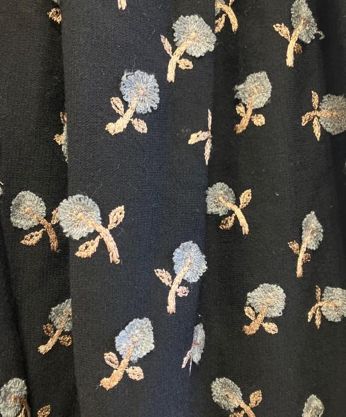 mina perhonen（ミナ ペルホネン）mina perhonen (ミナ ペルホネン) 花刺繍スカート ブラック サイズ:40の古着・服飾アイテム
