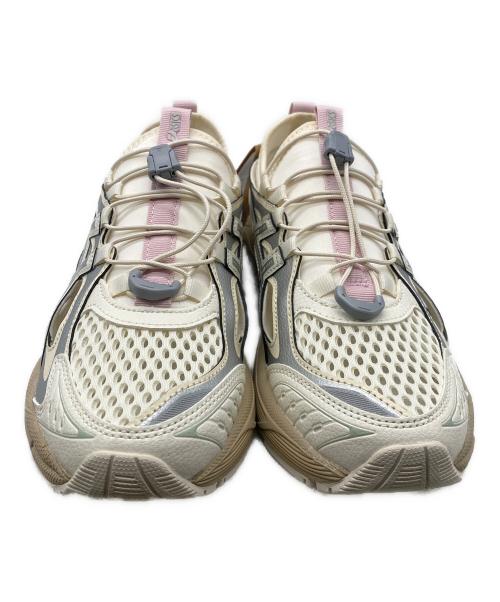 asics（アシックス）asics (アシックス) スニーカー ベージュ サイズ:24 未使用品の古着・服飾アイテム
