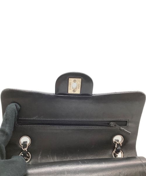 CHANEL（シャネル）CHANEL (シャネル) マトラッセチェーンショルダーバッグ ブラックの古着・服飾アイテム