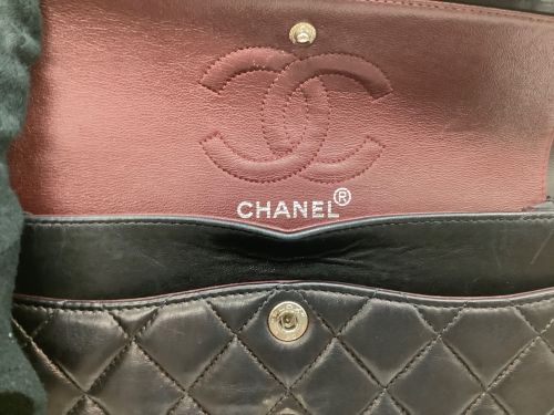 CHANEL（シャネル）CHANEL (シャネル) マトラッセチェーンショルダーバッグ ブラックの古着・服飾アイテム