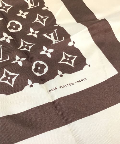 LOUIS VUITTON（ルイ ヴィトン）LOUIS VUITTON (ルイ ヴィトン) シルクスカーフ ベージュ×ブラウンの古着・服飾アイテム
