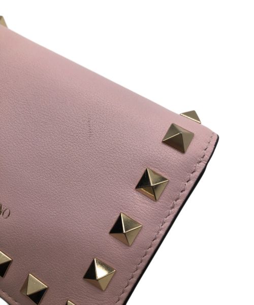 VALENTINO GARAVANI（ヴァレンティノ・ガラヴァーニ）VALENTINO GARAVANI (ヴァレンティノ・ガラヴァーニ) スタッズコンパクトウォレット ピンク×ゴールドの古着・服飾アイテム