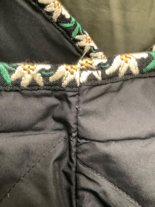 Rocky Mountain FeatherBed（ロッキーマウンテンフェザーベッド）Rocky Mountain FeatherBed (ロッキーマウンテンフェザーベッド) fennica (フェニカ) 6Month チロリアン ダウンジャケット ブラック サイズ:SIZE 36の古着・服飾アイテム