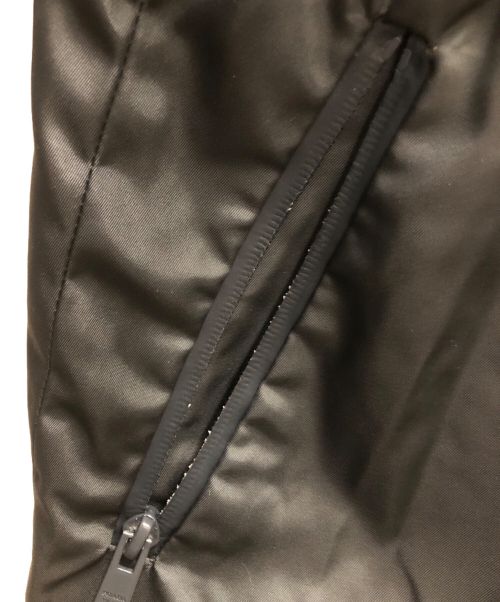PRADA（プラダ）PRADA (プラダ) ラバーパッチナイロントラックロングパンツ ブラック サイズ:46の古着・服飾アイテム