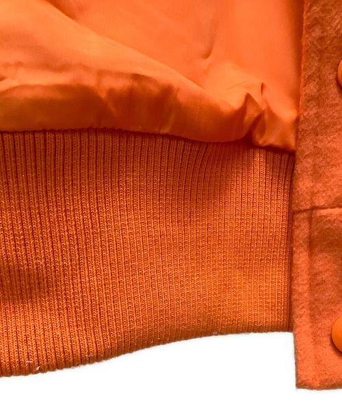 A FEW GOOD KIDS（アフューグッドキッズ）A FEW GOOD KIDS (アフューグッドキッズ) スタジャン ベージュ×オレンジ サイズ:SIZE Mの古着・服飾アイテム