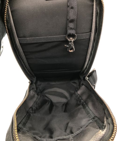 PORTER（ポーター）PORTER (ポーター) HEAT SLING SHOULDER BAG ブラックの古着・服飾アイテム