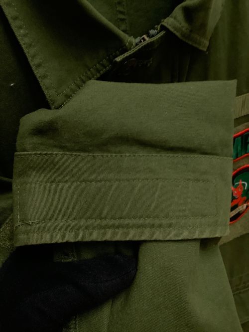 X-LARGE（エクストララージ）X-LARGE (エクストララージ) PATCHED MILITARY JACKET カーキ サイズ:SIZE Lの古着・服飾アイテム