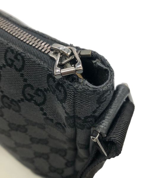 GUCCI（グッチ）GUCCI (グッチ) キャンバスショルダーバッグ ブラックの古着・服飾アイテム