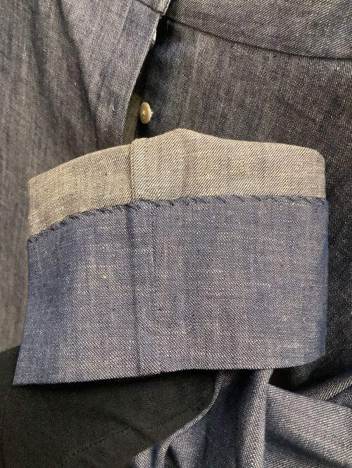 45R（フォーティファイブ・アール）45R (フォーティーファイブアール) バックボタン七分袖シャンブレーブラウス インディゴ サイズ:SIZE 2の古着・服飾アイテム