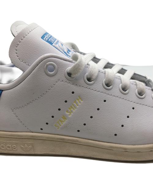 adidas（アディダス）adidas (アディダス) STANSMITH ホワイト×スカイブルー サイズ:24.5cmの古着・服飾アイテム