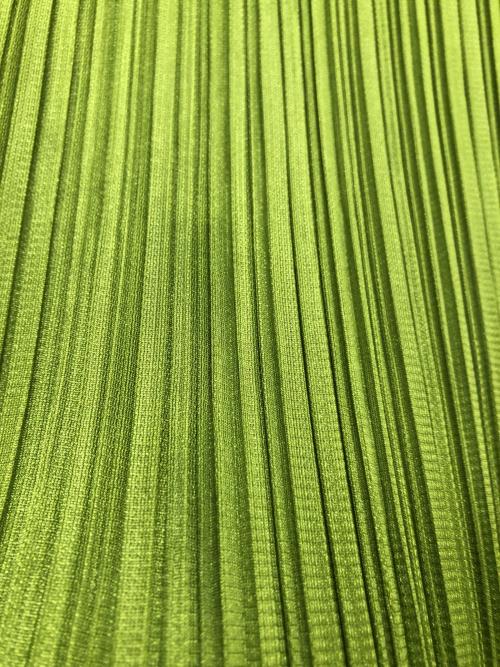 PLEATS PLEASE（プリーツプリーズ）PLEATS PLEASE (プリーツプリーズ) プリーツノースリーブブラウス グリーン サイズ:SIZE 3の古着・服飾アイテム