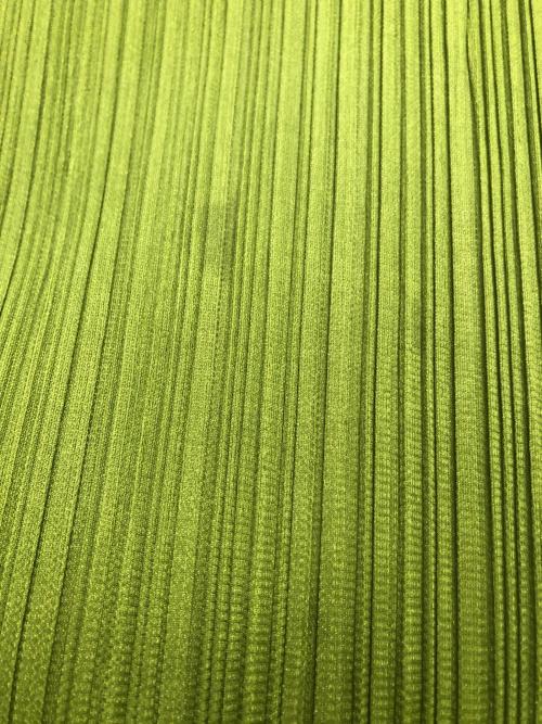 PLEATS PLEASE（プリーツプリーズ）PLEATS PLEASE (プリーツプリーズ) プリーツノースリーブブラウス グリーン サイズ:SIZE 3の古着・服飾アイテム