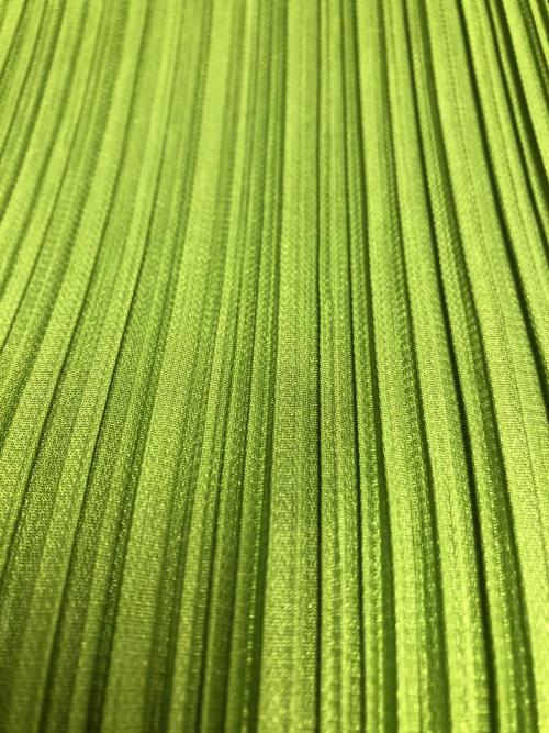 PLEATS PLEASE（プリーツプリーズ）PLEATS PLEASE (プリーツプリーズ) プリーツノースリーブブラウス グリーン サイズ:SIZE 3の古着・服飾アイテム