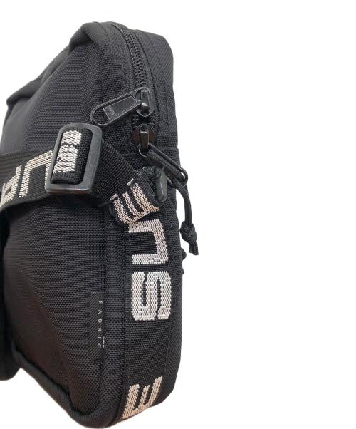 SUPREME（シュプリーム）SUPREME (シュプリーム) ロゴショルダーバッグ ブラックの古着・服飾アイテム