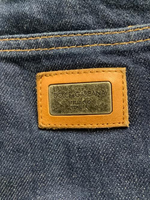 DOLCE & GABBANA（ドルチェ＆ガッバーナ）DOLCE & GABBANA (ドルチェ＆ガッバーナ) ロゴプレートジーンズ インディゴ サイズ:SIZE 48の古着・服飾アイテム