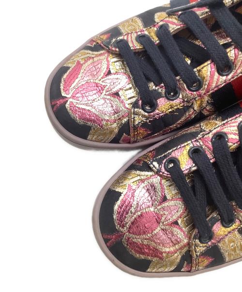 GUCCI（グッチ）GUCCI (グッチ) ジャガードフラワースニーカー パープル×ゴールド サイズ:SIZE 36 1/2の古着・服飾アイテム
