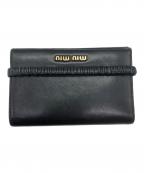 MIU MIUミュウミュウ）の古着「2つ折り財布」｜ブラック