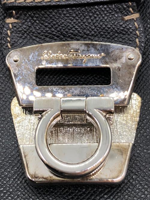 Salvatore Ferragamo（サルヴァトーレ フェラガモ）Salvatore Ferragamo (サルヴァトーレ フェラガモ) ワンショルダーバッグ ブラックの古着・服飾アイテム
