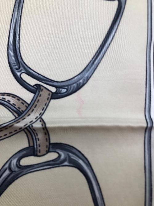 CELINE（セリーヌ）CELINE (セリーヌ) シルクスカーフ ベージュ×レッドの古着・服飾アイテム