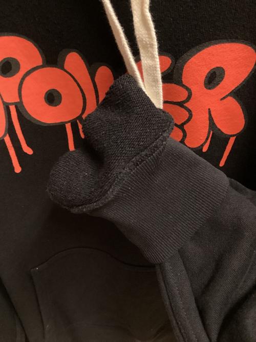 glamb（グラム）glamb (グラム) チェンソーマン (チェンソーマン) プルオーバーパーカー ブラック サイズ:SIZE Mの古着・服飾アイテム