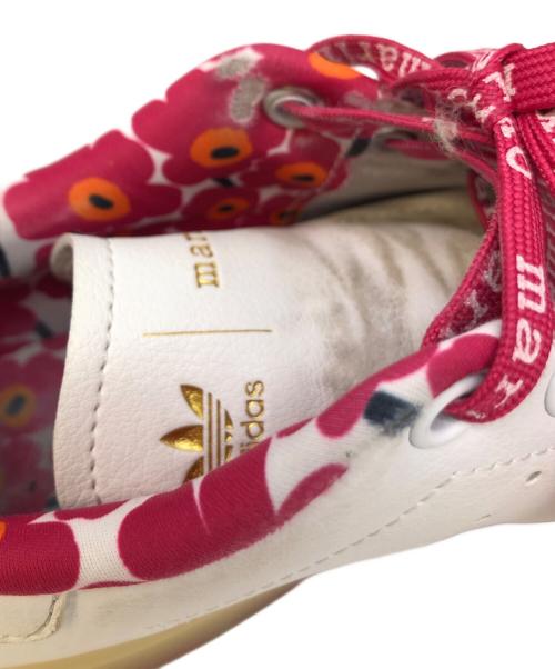 marimekko（マリメッコ）marimekko (マリメッコ) adidas (アディダス) ローカットスニーカー ホワイト×ピンク サイズ:22.5cmの古着・服飾アイテム