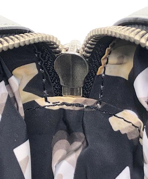 MARC JACOBS（マークジェイコブズ）MARC JACOBS (マークジェイコブス) ショルダーバッグ ライトグレーの古着・服飾アイテム