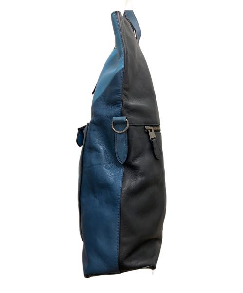 COACH（コーチ）COACH (コーチ) MANHATTAN FOLDOVER 2WAYバッグ ネイビー×スカイブルーの古着・服飾アイテム