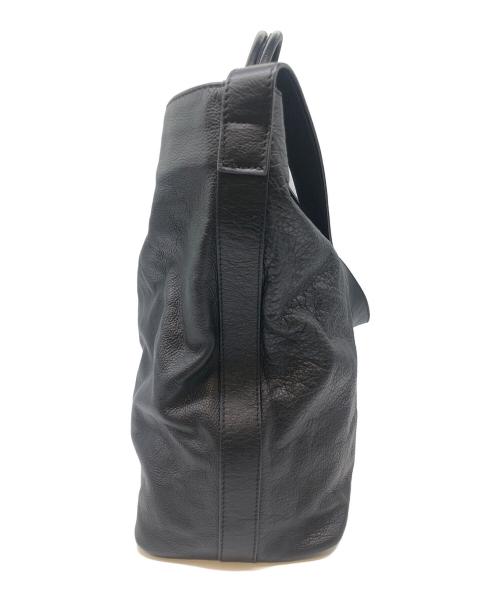 IO PELLE（イオペレ）IO PELLE (イオペレ) ear PAPILLONNER (イアパピヨネ) ハンドバッグ ブラックの古着・服飾アイテム