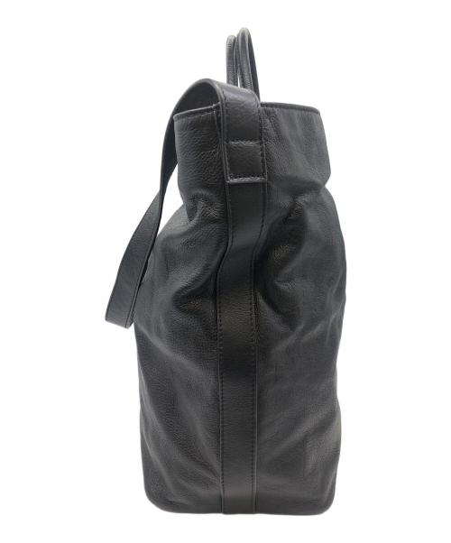 IO PELLE（イオペレ）IO PELLE (イオペレ) ear PAPILLONNER (イアパピヨネ) ハンドバッグ ブラックの古着・服飾アイテム