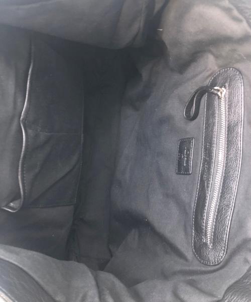 IO PELLE（イオペレ）IO PELLE (イオペレ) ear PAPILLONNER (イアパピヨネ) ハンドバッグ ブラックの古着・服飾アイテム