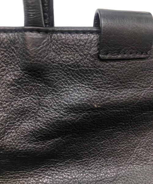 IO PELLE（イオペレ）IO PELLE (イオペレ) ear PAPILLONNER (イアパピヨネ) ハンドバッグ ブラックの古着・服飾アイテム