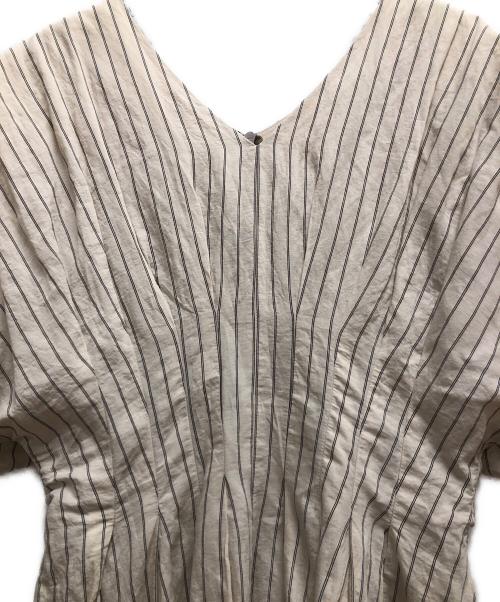 FRAY ID（フレイ アイディー）FRAY ID (フレイ アイディー) Vネックウエストタックワンピース ベージュ×ブラック サイズ:SIZE 1の古着・服飾アイテム