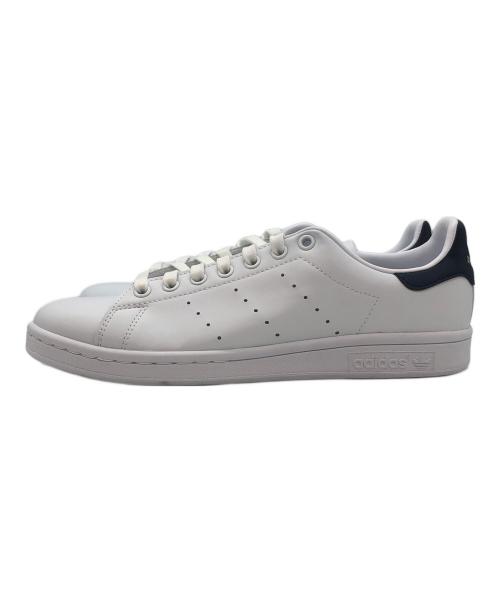 adidas（アディダス）adidas (アディダス) STANSMITH（スタンスミス） ホワイト×ネイビー サイズ:SIZE 26cm 未使用品の古着・服飾アイテム