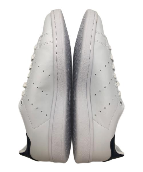 adidas（アディダス）adidas (アディダス) STANSMITH（スタンスミス） ホワイト×ネイビー サイズ:SIZE 26cm 未使用品の古着・服飾アイテム