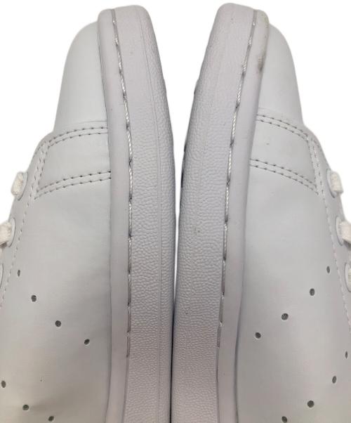 adidas（アディダス）adidas (アディダス) STANSMITH（スタンスミス） ホワイト×ネイビー サイズ:SIZE 26cm 未使用品の古着・服飾アイテム
