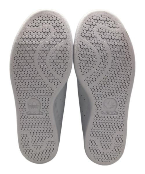 adidas（アディダス）adidas (アディダス) STANSMITH（スタンスミス） ホワイト×ネイビー サイズ:SIZE 26cm 未使用品の古着・服飾アイテム