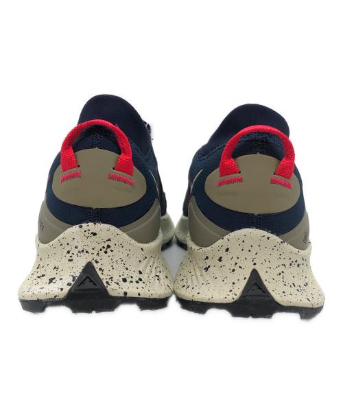 NIKE（ナイキ）NIKE (ナイキ) ペガサストレイル 3 ゴアテックス オブシディアン ネイビー×レッド サイズ:SIZE 28cm 未使用品の古着・服飾アイテム
