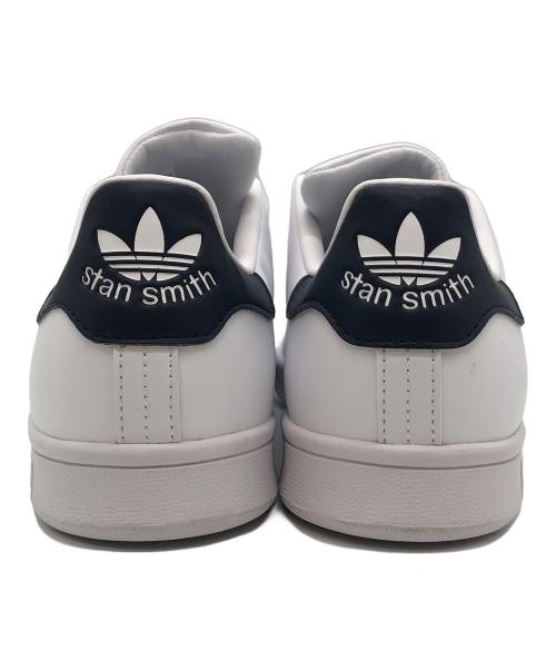 adidas（アディダス）adidas (アディダス) STANSMITH（スタンスミス） ホワイト×ネイビー サイズ:SIZE 26.5cm 未使用品の古着・服飾アイテム