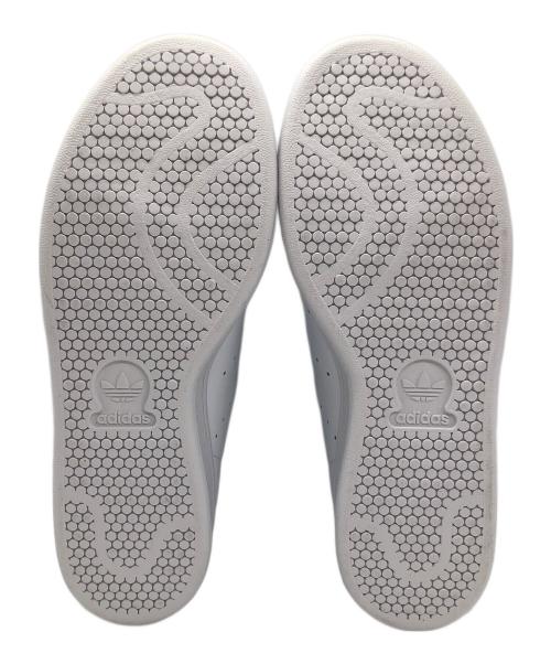 adidas（アディダス）adidas (アディダス) STANSMITH（スタンスミス） ホワイト×ネイビー サイズ:SIZE 26.5cm 未使用品の古着・服飾アイテム