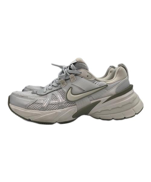 NIKE（ナイキ）NIKE (ナイキ) V2K RUN（V2K ラン） グレー サイズ:SIZE 24.5cmの古着・服飾アイテム