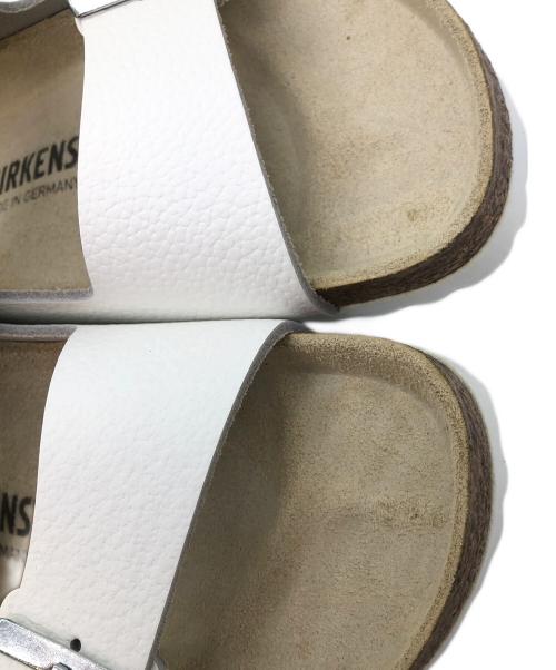 BIRKENSTOCK（ビルケンシュトック）BIRKENSTOCK (ビルケンシュトック) アリゾナ　サンダル ホワイト サイズ:SIZE 24cmの古着・服飾アイテム