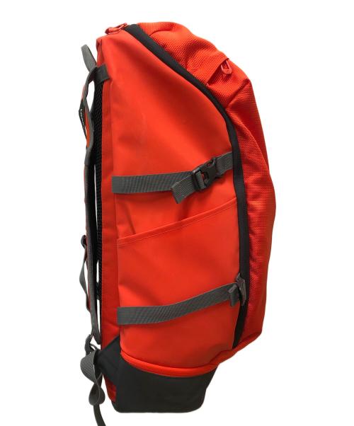 adidas（アディダス）adidas (アディダス) バックパック レッドの古着・服飾アイテム