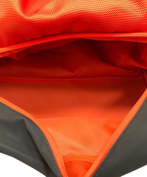 adidas（アディダス）adidas (アディダス) バックパック レッドの古着・服飾アイテム