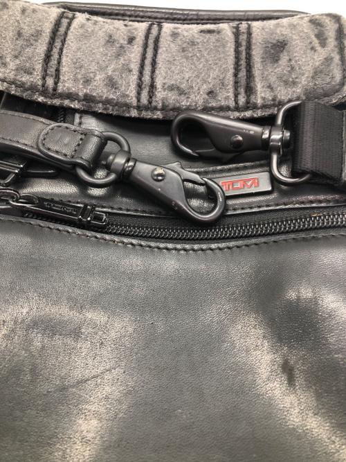 TUMI（トゥミ）TUMI (トゥミ) Organizer Travel Tote ショルダーバッグ ブラックの古着・服飾アイテム