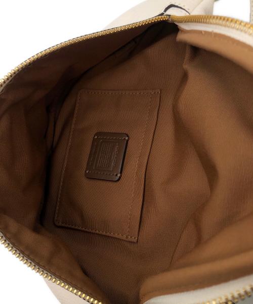 COACH（コーチ）COACH (コーチ) ボディバッグ ホワイトの古着・服飾アイテム