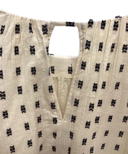 sara mallika（サラマリカ）sara mallika (サラマリカ) Cotton Cut Jqd Gather Dress（コットンカットジャガード ギャザードレス） ベージュ サイズ:SIZE Mの古着・服飾アイテム