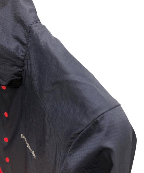 Patagonia（パタゴニア）Patagonia (パタゴニア) フーディニ プルオーバー ナイロンジャケット ネイビー×レッド サイズ:SIZE Sの古着・服飾アイテム
