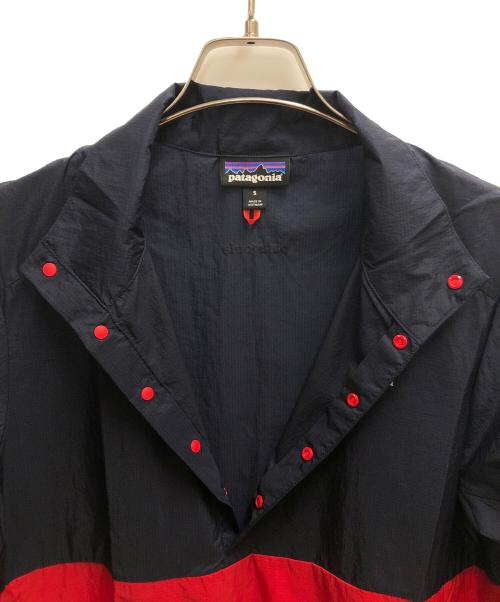 Patagonia（パタゴニア）Patagonia (パタゴニア) フーディニ プルオーバー ナイロンジャケット ネイビー×レッド サイズ:SIZE Sの古着・服飾アイテム