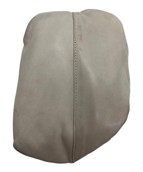 Saint Laurent Paris（サンローランパリ）Saint Laurent Paris (サンローランパリ) テディバケット ショルダーバッグ アイボリーの古着・服飾アイテム